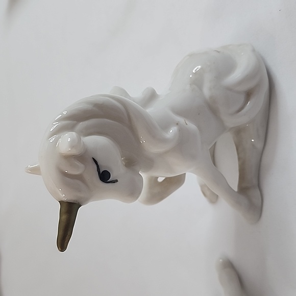 Vintage Porcelain Enesco White and Gold Unicorn Figurines - Picture 3 of 14